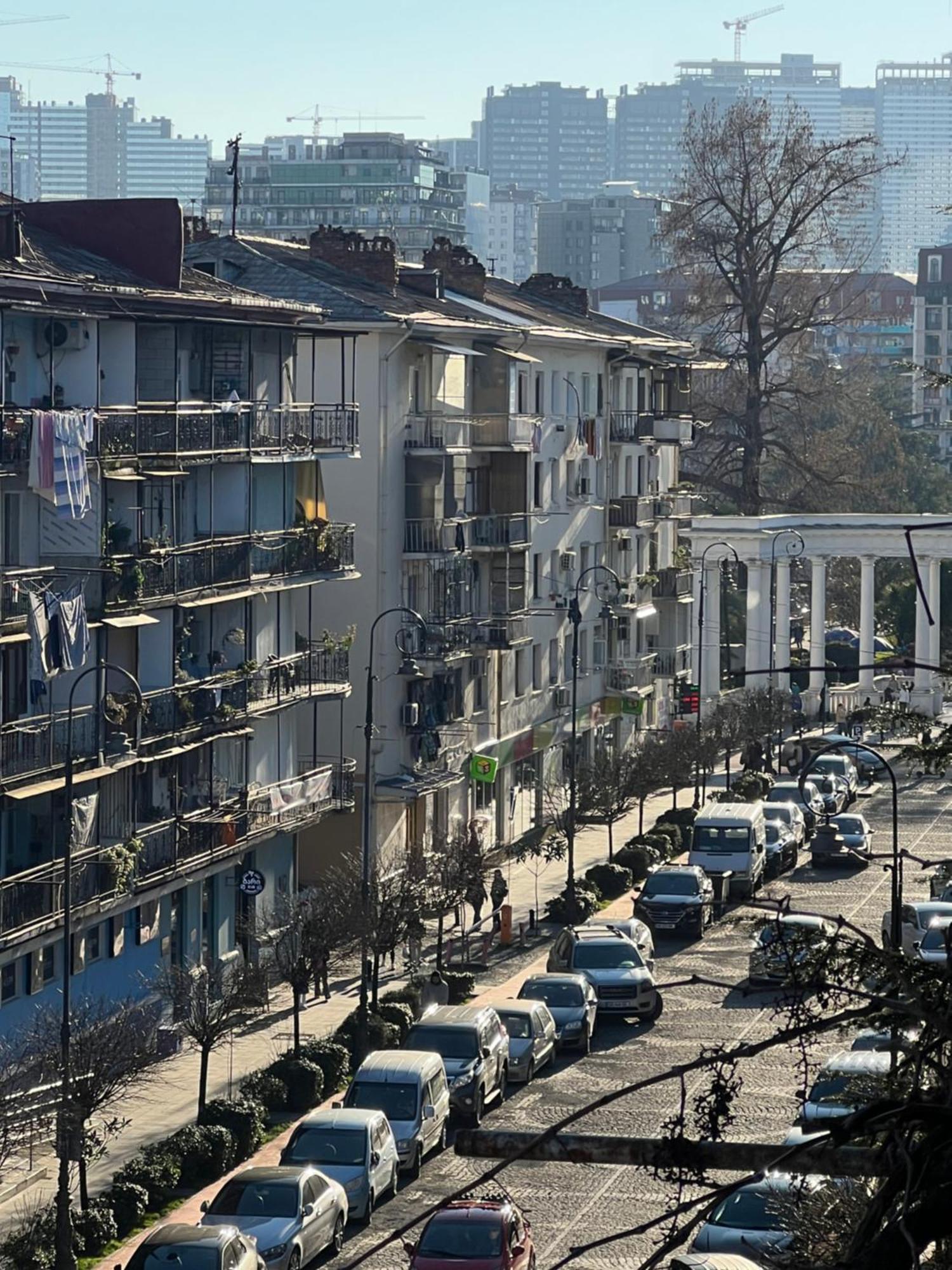 Апартаменты От Зуры Batumi Exteriör bild
